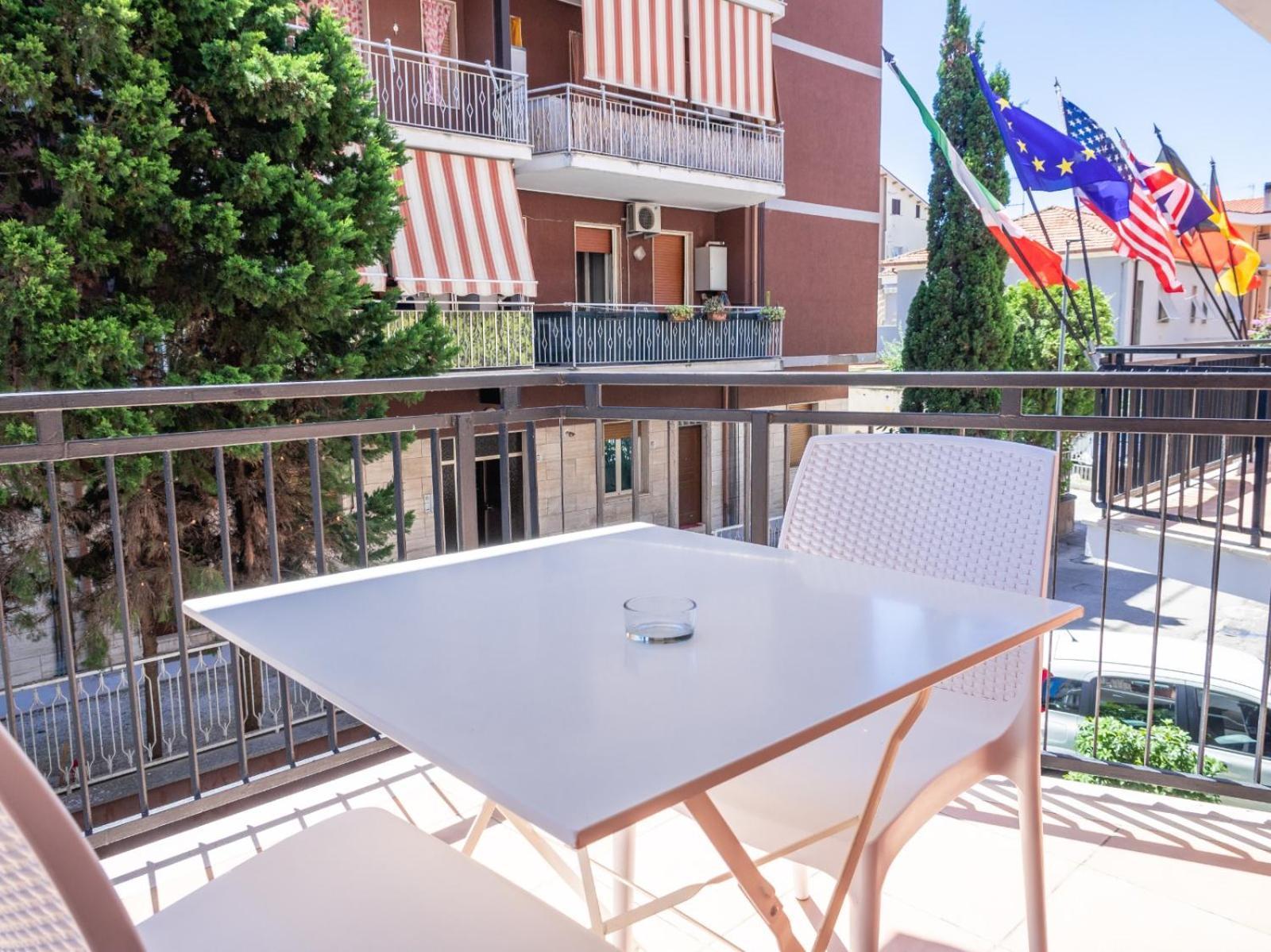 Hotel Antagos Монтесильвано Экстерьер фото