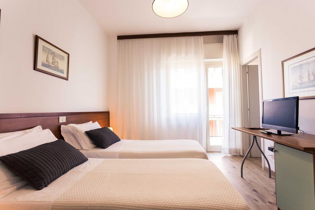 Hotel Antagos Монтесильвано Экстерьер фото